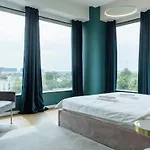 One Mircea Eliade Apartments With City & Park Views Apartment *