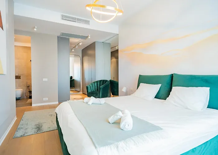 One Mircea Eliade Apartments With City & Park Views Bucarest