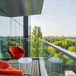 One Mircea Eliade Apartments With City & Park Views Apartament *