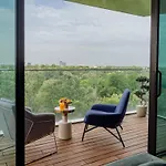 One Mircea Eliade Apartments With City & Park Views Bucureşti