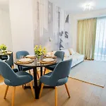 One Mircea Eliade Apartments With City & Park Views Bucureşti