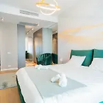 One Mircea Eliade Apartments With City & Park Views Bucureşti