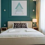 Apartament One Mircea Eliade Apartments With City & Park Views *