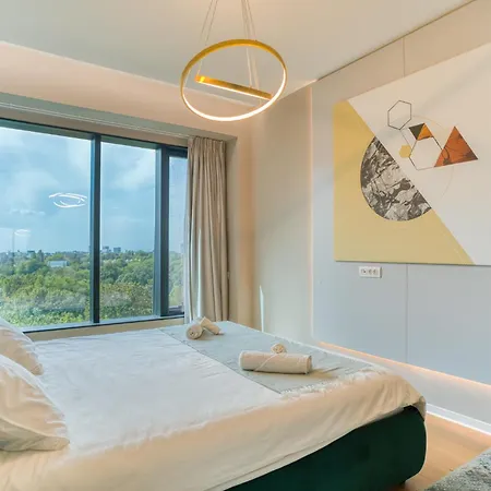One Mircea Eliade Apartments With City & Park Views *