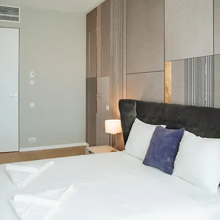 公寓 One Mircea Eliade Apartments With City & Park Views