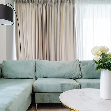 Apartment One Mircea Eliade Apartments With City & Park Views