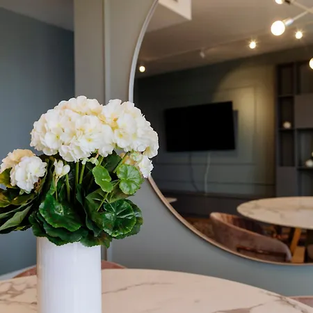 公寓 One Mircea Eliade Apartments With City & Park Views