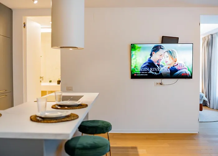 One Mircea Eliade Apartments With City & Park Views *