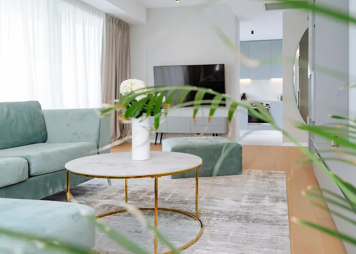 Apartment One Mircea Eliade Apartments With City & Park Views *