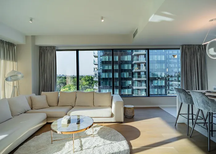 One Mircea Eliade Apartments With City & Park Views Apartman *