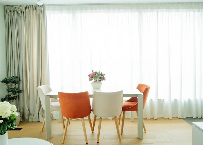 Daire One Mircea Eliade Apartments With City & Park Views Bükreş