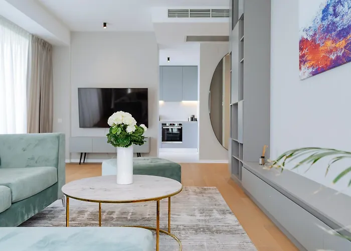 One Mircea Eliade Apartments With City & Park Views Apartman