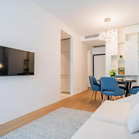 One Mircea Eliade Apartments With City & Park Views Lägenhet Bukarest