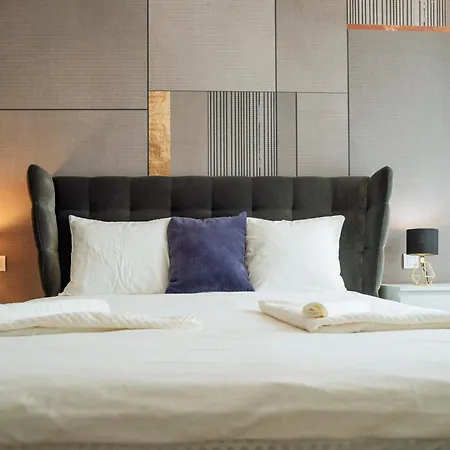 One Mircea Eliade Apartments With City & Park Views Lägenhet Bukarest