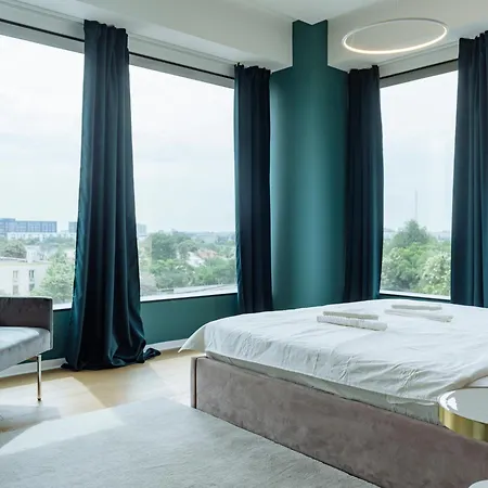 One Mircea Eliade Apartments With City & Park Views Apartment *