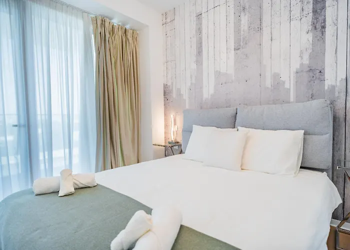 One Mircea Eliade Apartments With City & Park Views Bucarest