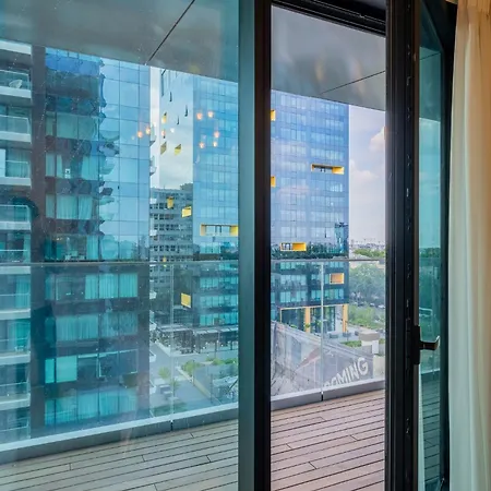 One Mircea Eliade Apartments With City & Park Views Apartment *